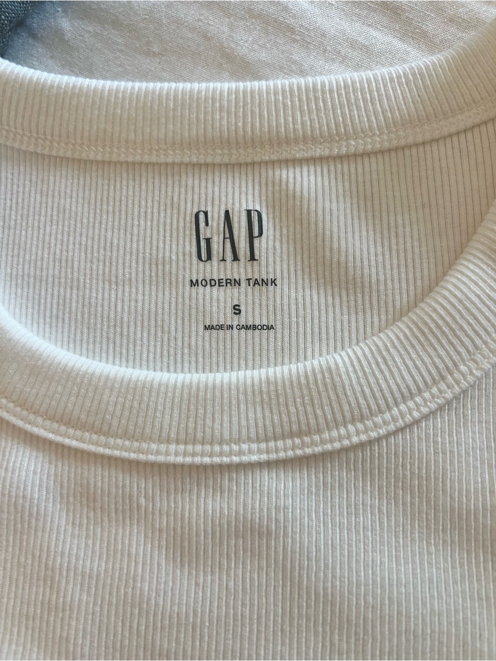 GAP Ribbed Modern Tank - Picture 2 of 3